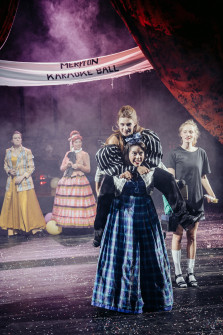 vorne: Wiebke Yervis, Maya Unger, hinten: Caroline Baas, Johanna Mahaffy, Lili Winderlich