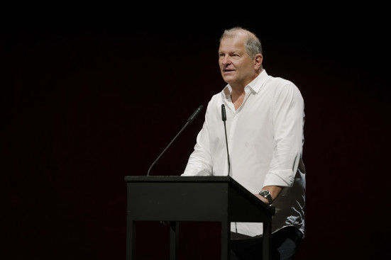 Podiumsdiskussion "Aufwachen, bevor es wieder finster wird"