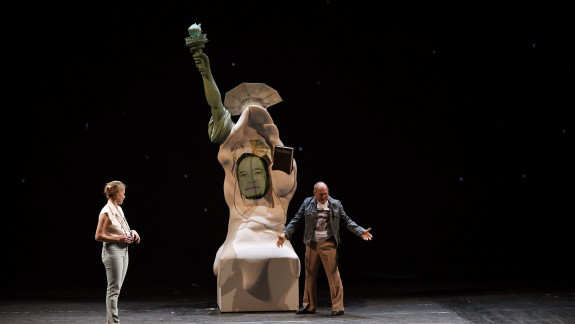 Szenenfoto Heisenberg, Gastspiel Düsseldorfer Schauspielhaus